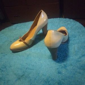 Salvatore Ferragamo pump